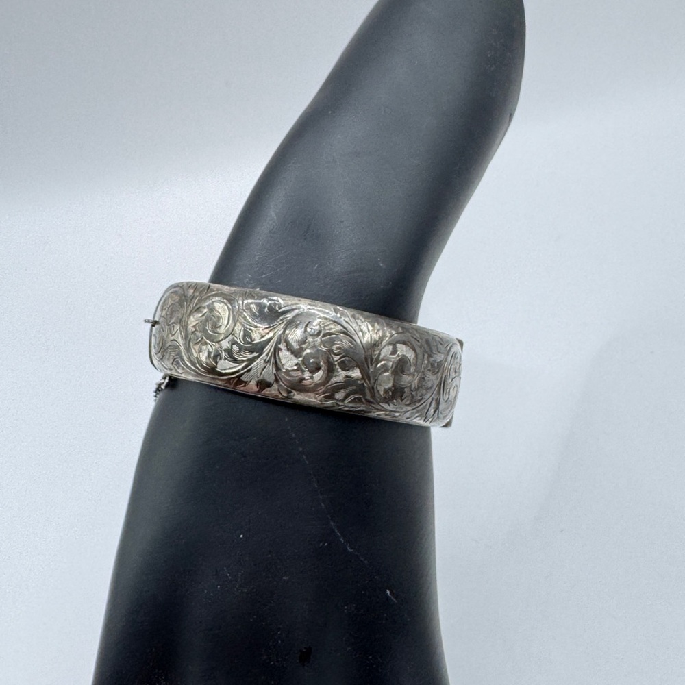 Antique Smith & Ewen Sterling Silver Bangle – Edinburgh 1909, Hand Engraved